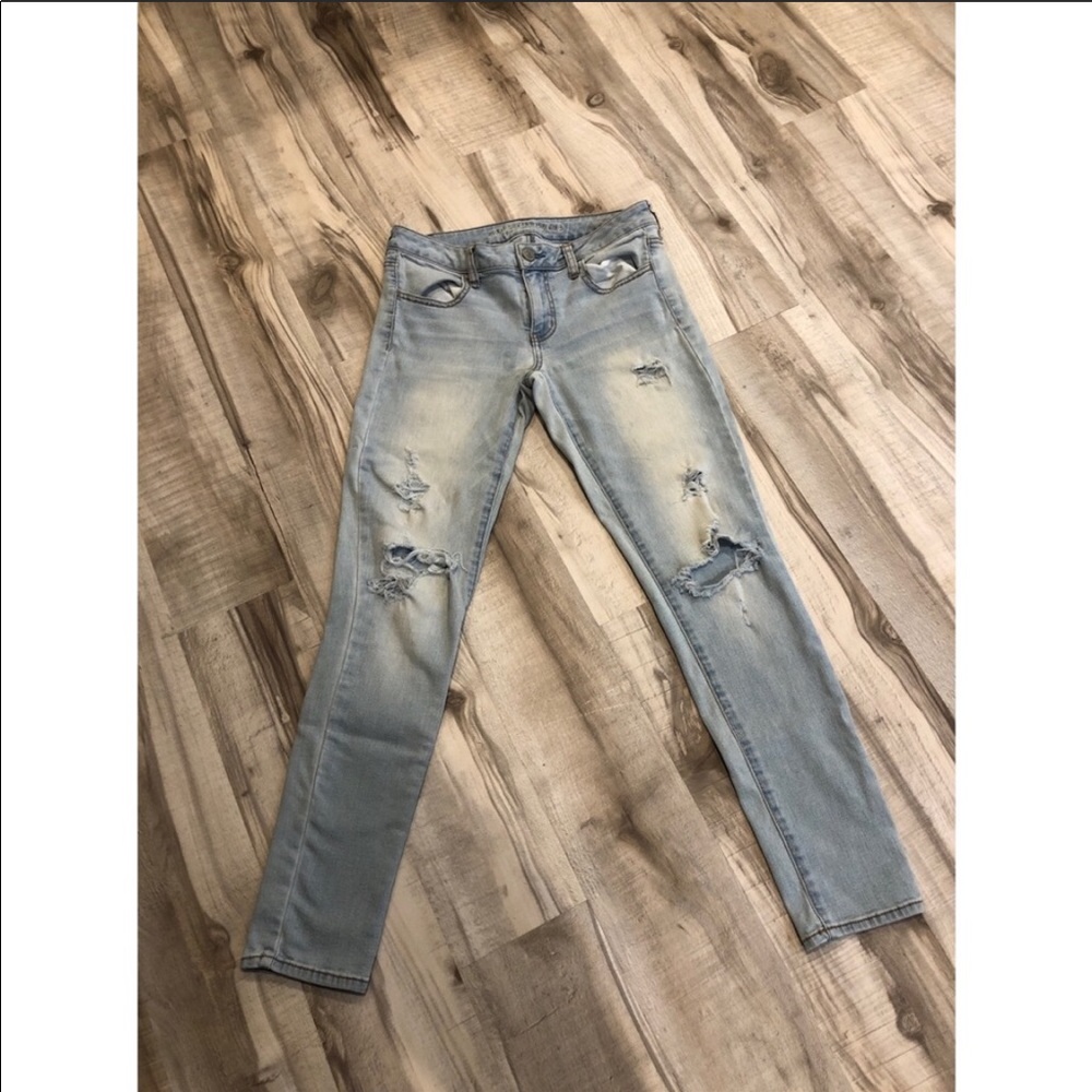 American eagle distressed jeans size 8